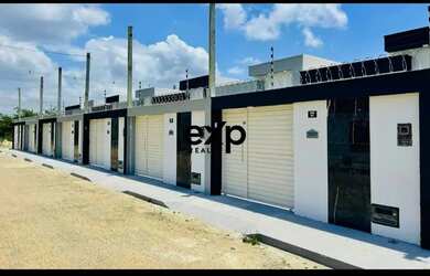 Imagem: A casa possui 2 Dormitórios, 2 Banheiros, 1 Vaga na garagem