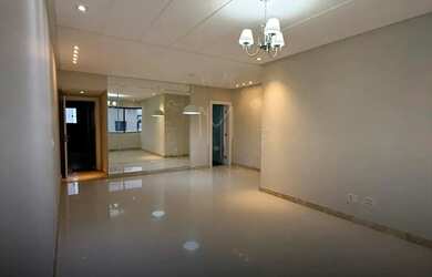 Imagem: O apartamento possui 3 Dormitórios, 1 Banheiro, 1 Vaga na garagem