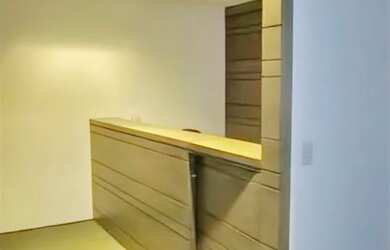 Imagem: O depósito possui 2 Vagas na garagem e 121m² de Área e está