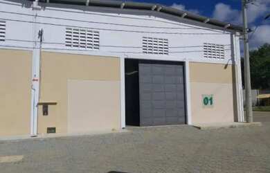 Imagem: O depósito possui 400m² de Área e está localizado em Cassange