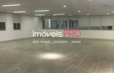 Imagem: O depósito possui 4 Vagas na garagem e 206m² de Área e está