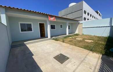 Imagem: A casa possui 1 Dormitório, 1 Banheiro, 1 Vaga na garagem