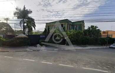 Imagem: O depósito possui 5 Vagas na garagem, 920m² de Área e está