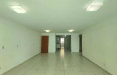 Imagem: O apartamento possui 3 Dormitórios, 5 Banheiros, 2 Vagas na