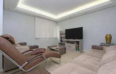 Imagem: A casa possui 3 Dormitórios, 3 Banheiros, 3 Vagas na garagem