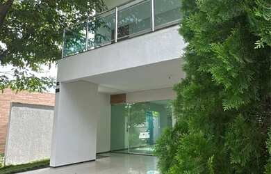 Imagem: A casa em condomínio possui 4 Dormitórios, 4 Banheiros, 2