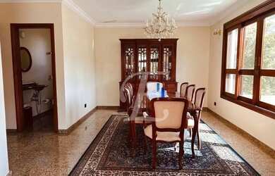 Imagem: A casa em condomínio possui 4 Dormitórios, 4 Banheiros, 4