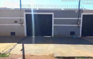 Imagem: A casa possui 2 Dormitórios, 1 Banheiro e 300m² de Área e