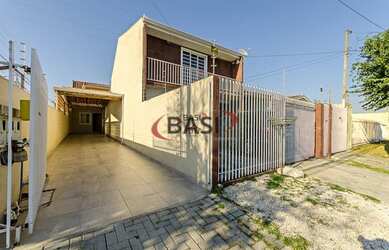 Imagem: A casa possui 2 Dormitórios, 2 Banheiros, 4 Vagas na garagem