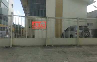 Imagem: A casa possui 2 Dormitórios, 2 Banheiros, 1 Vaga na garagem