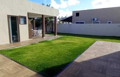 Imagem: A casa possui 4 Dormitórios, 1 Banheiro, 1 Vaga na garagem