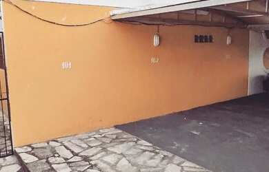 Imagem: A casa possui 2 Dormitórios, 1 Vaga na garagem e está localizado