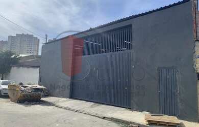 Imagem: O depósito à venda possui 5 Vagas na garagem, 180m² de Área