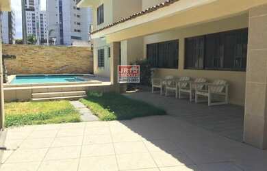 Imagem: A casa possui 5 Dormitórios, 5 Banheiros, 3 Vagas na garagem