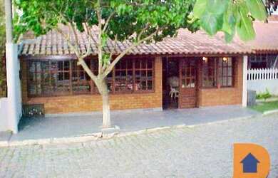 Imagem: A casa em condomínio possui 4 Dormitórios, 2 Banheiros, 2