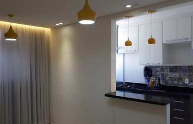 Imagem: O apartamento possui 2 Dormitórios, 1 Banheiro, 1 Vaga na garagem