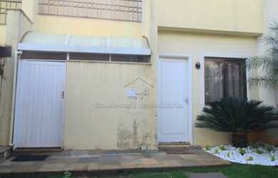 Imagem: A casa em condomínio possui 3 Dormitórios, 3 Banheiros, 2