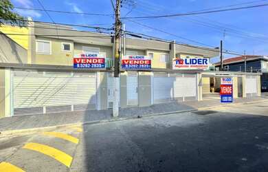 Imagem: A casa possui 2 Dormitórios, 3 Banheiros, 2 Vagas na garagem