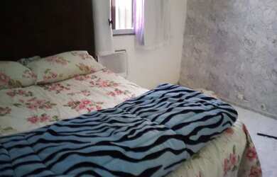 Imagem: A casa possui 3 Dormitórios, 1 Banheiro e está localizado