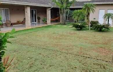 Imagem: A casa em condomínio possui 4 Dormitórios, 5 Banheiros, 5