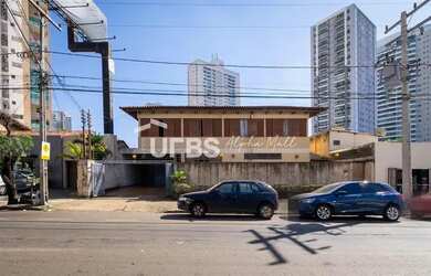 Imagem: A casa possui 4 Dormitórios, 2 Banheiros, 2 Vagas na garagem