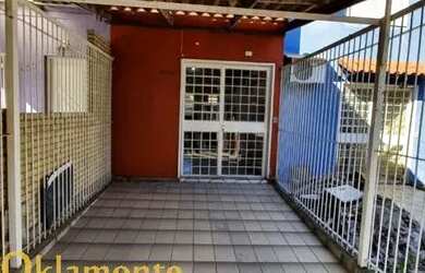 Imagem: A casa possui 2 Dormitórios, 1 Banheiro, 1 Vaga na garagem