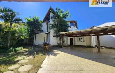 Imagem: A casa em condomínio para alugar possui 4 Dormitórios, 5 Banheiros