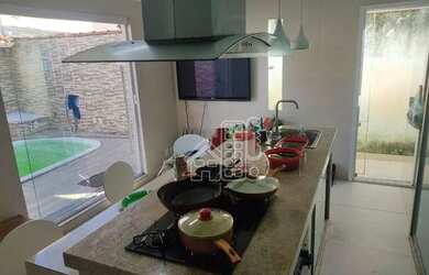 Imagem: A casa possui 2 Dormitórios, 2 Banheiros, 2 Vagas na garagem