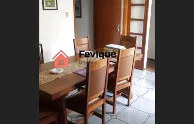 Imagem: A casa possui 3 Dormitórios, 2 Banheiros, 5 Vagas na garagem