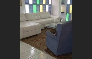 Imagem: A casa possui 4 Dormitórios, 4 Banheiros, 2 Vagas na garagem