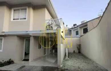 Imagem: A casa em condomínio possui 3 Dormitórios, 3 Banheiros, 2