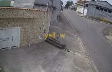 Imagem: A casa possui 2 Dormitórios, 1 Banheiro, 3 Vagas na garagem