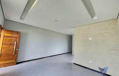 Imagem: A casa possui 3 Dormitórios, 2 Banheiros, 3 Vagas na garagem