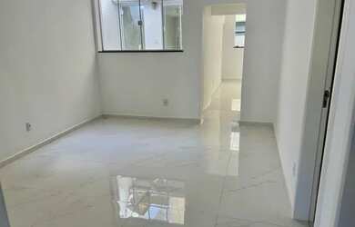 Imagem: A casa possui 3 Dormitórios, 2 Banheiros, 1 Vaga na garagem