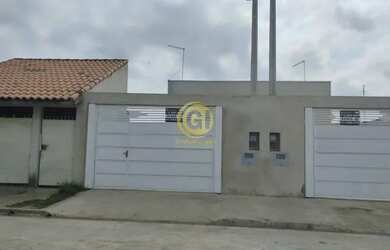 Imagem: A casa possui 2 Dormitórios, 2 Banheiros, 2 Vagas na garagem