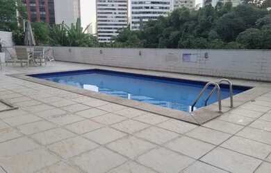 Imagem: O apartamento possui 1 Dormitório, 1 Banheiro, 1 Vaga na garagem