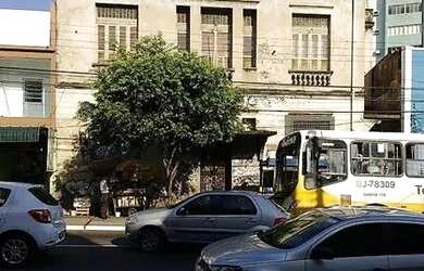 Imagem: A casa possui 5 Dormitórios, 5 Banheiros, 420m² de Área e