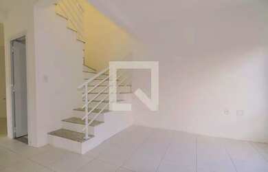 Imagem: A casa possui 3 Dormitórios, 3 Banheiros, 1 Vaga na garagem