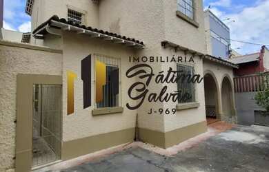 Imagem: A casa possui 3 Dormitórios, 5 Banheiros, 5 Vagas na garagem