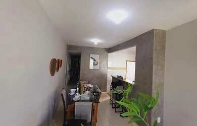 Imagem: A casa possui 3 Dormitórios, 2 Banheiros, 2 Vagas na garagem