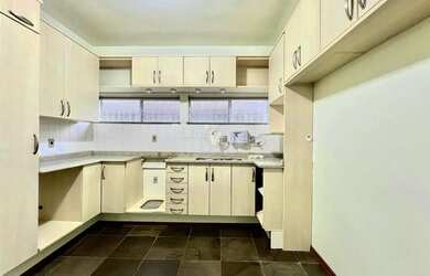 Imagem 8: Lindíssima casa sobrado em no bairro Patronato!