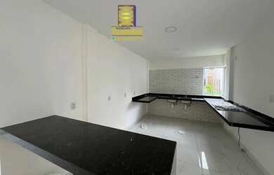 Imagem: A casa em condomínio possui 4 Dormitórios, 3 Banheiros, 2