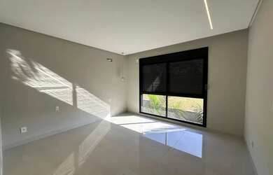 Imagem 5: Sobrado para venda possui 453 metros quadrados com 4 suítes em Jardins...