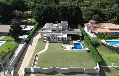 Imagem: A casa em condomínio possui 3 Dormitórios, 5 Banheiros, 2