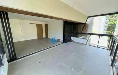 Imagem: O apartamento possui 4 Dormitórios, 4 Banheiros, 1 Vaga na