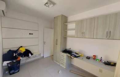 Imagem 13: Sobrado para venda possui 198 metros quadrados com 4 quartos em Buraquinho...