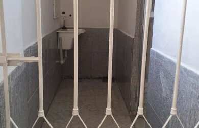 Imagem: A casa possui 1 Dormitório, 1 Banheiro e está localizado