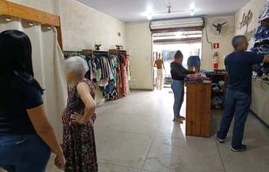 Imagem 5: Loja de roupas montada bairro. Laranjeiras Betim rua principal