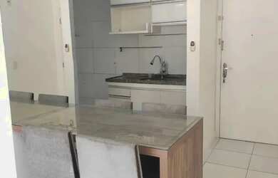 Imagem: O apartamento possui 2 Dormitórios, 1 Banheiro, 1 Vaga na garagem