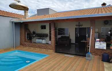 Imagem: A casa possui 1 Dormitório, 2 Banheiros, 160m² de Área, Imóvel